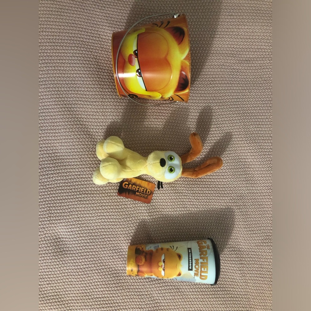 NEW: The Garfield Movie AMC Merch Bundle: Popcorn Bucket, Cup w Topper & Plush